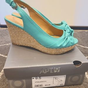 Tourqois Wedge heels size 9.5